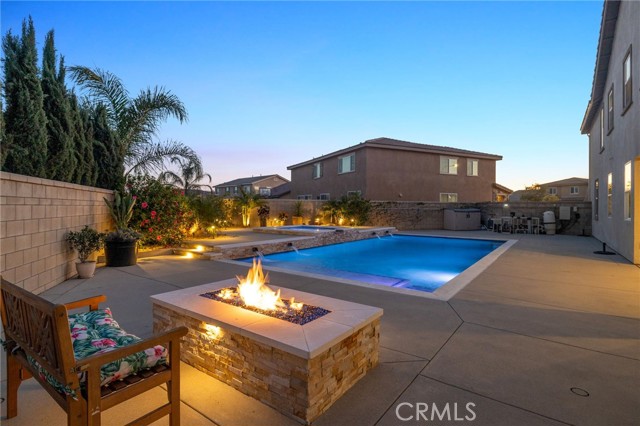 Detail Gallery Image 9 of 72 For 6962 Housatonic Ct, Jurupa Valley,  CA 91752 - 5 Beds | 3 Baths