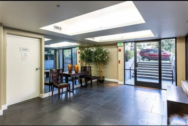 1819 Holmby Avenue, Los Angeles CA: https://media.crmls.org/medias/53165a02-22a2-4c55-a96a-9795491db7aa.jpg