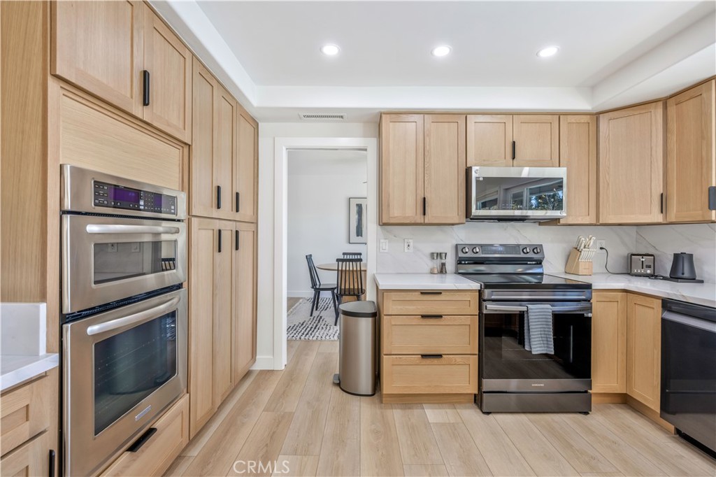 MLS #OC25274271 image #8