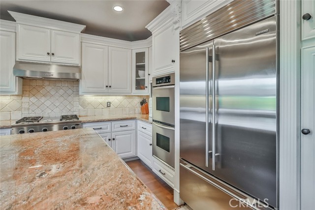 3220 Versaille Court, Thousand Oaks CA: https://media.crmls.org/medias/53174137-ad4a-48a9-8073-828eeb78a6d0.jpg