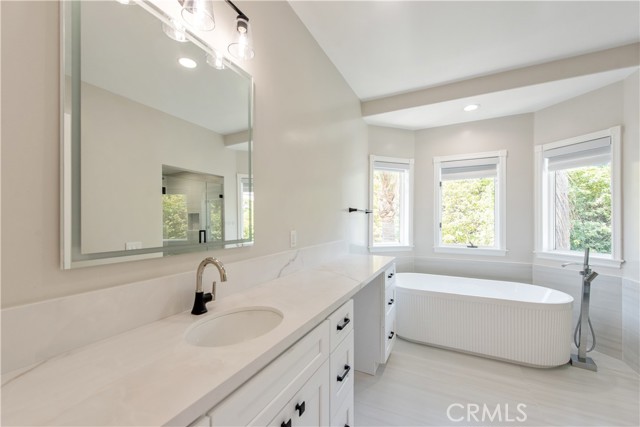 2836 N Kingsgate Drive, Orange CA: https://media.crmls.org/medias/53180de6-18cb-4ed5-93e8-0795c97b8222.jpg