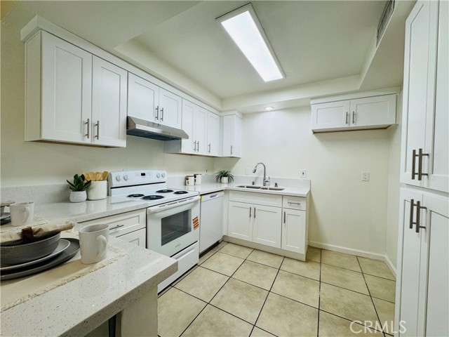 Detail Gallery Image 6 of 22 For 1881 Mitchell Ave #8,  Tustin,  CA 92780 - 3 Beds | 2 Baths