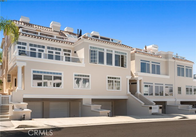 302 Carnation Avenue, Corona del Mar CA: https://media.crmls.org/medias/53198127-7309-4e3a-a81d-8aa31a5901e4.jpg