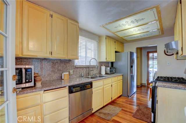 Detail Gallery Image 20 of 59 For 7115 Park Manor Ave, North Hollywood,  CA 91605 - 4 Beds | 2 Baths