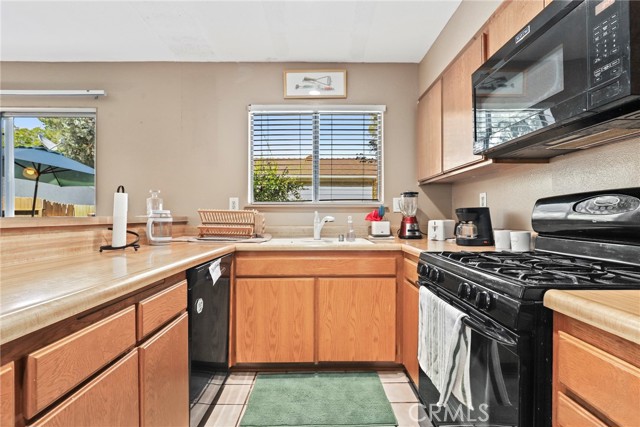 6668 Julliard Avenue, Moorpark CA: https://media.crmls.org/medias/531af9f1-5aaa-4240-b867-37525c82c5dd.jpg