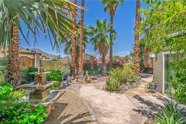 54030 Eisenhower Drive, La Quinta CA: https://media.crmls.org/medias/531bbf93-185a-4666-a5a4-af2288e362f4.jpg