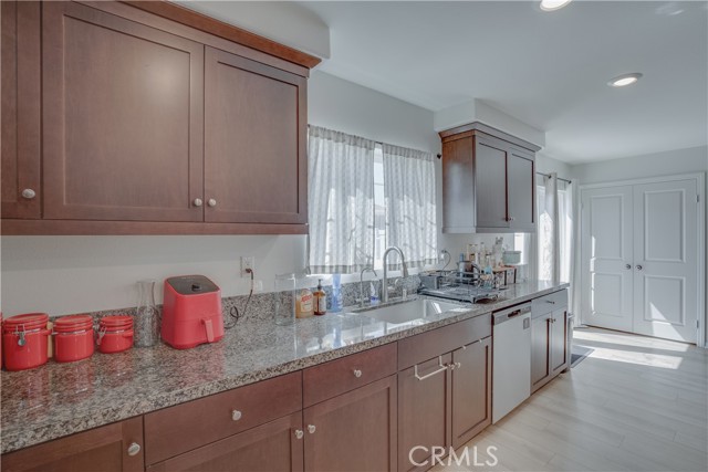 1963 Old Steel Way, Hemet CA: https://media.crmls.org/medias/531c0cd6-67e8-4765-a1a0-77a97ca987bb.jpg