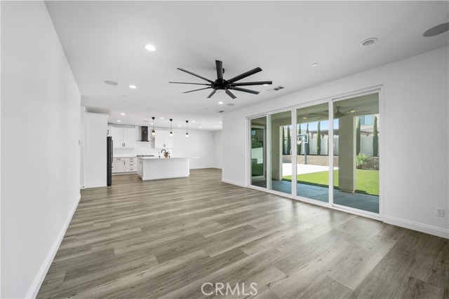 30902 Palette Road, Murrieta CA: https://media.crmls.org/medias/531c9515-5e54-4650-8db2-f5758cdfc78e.jpg