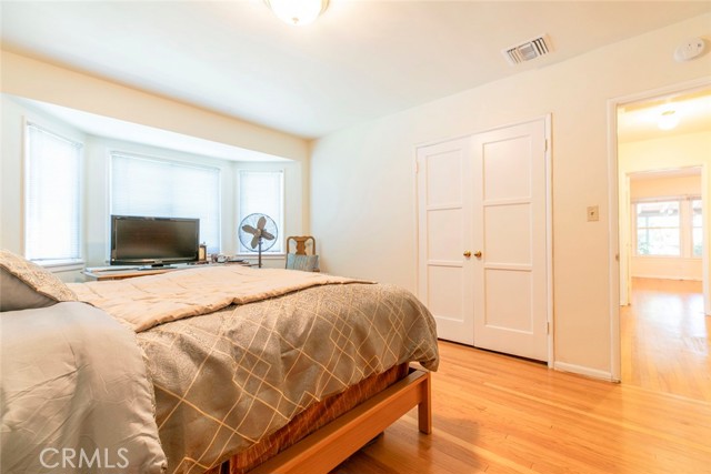 Detail Gallery Image 22 of 45 For 14719 Wyandotte St, Van Nuys,  CA 91405 - 2 Beds | 1/1 Baths
