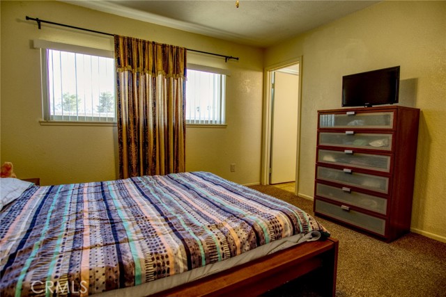 6367 Split Rock Avenue, 29 Palms CA: https://media.crmls.org/medias/531cfb22-b9ce-46a2-8bf3-b7fb4835aced.jpg