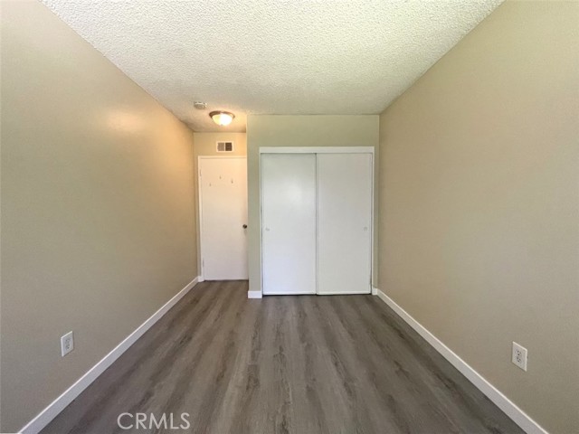 Detail Gallery Image 8 of 17 For 17182 Berlin Lane, Huntington Beach,  CA 92649 - 4 Beds | 2 Baths