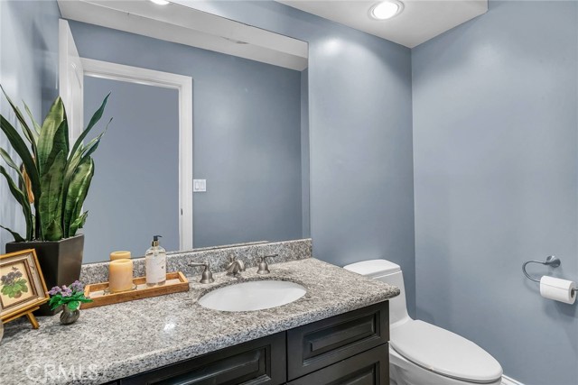 Lower level 1/2 bath