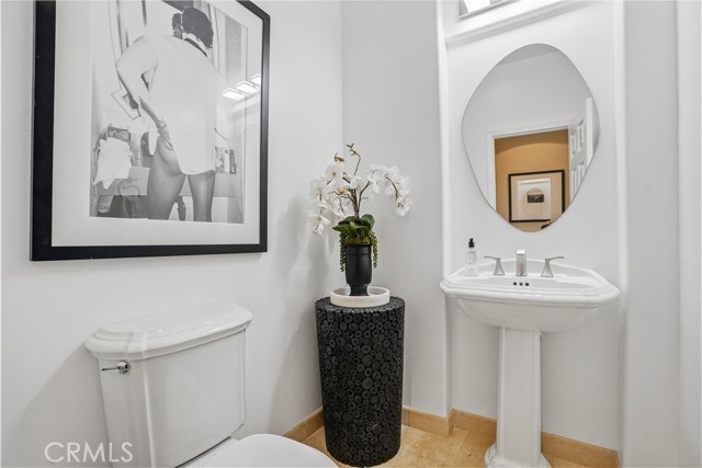 Image 24 of 63 For 907 Deerhill Road