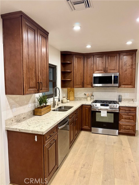 17037 Covello Street, Van Nuys CA: https://media.crmls.org/medias/531e5b25-d708-471b-ae9c-366644dd6831.jpg