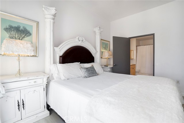 488 E Ocean Boulevard, Long Beach CA: https://media.crmls.org/medias/531eb74d-fbf3-41a5-a6d5-fa35444cf5f7.jpg