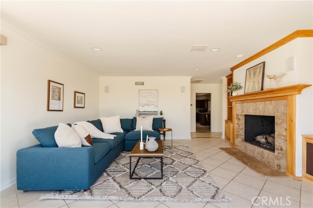 4935 Calvin Avenue, Tarzana CA: https://media.crmls.org/medias/531ffc06-0fc9-4dce-bd27-00b2be99cb34.jpg