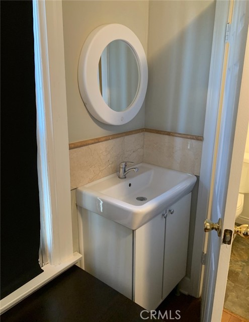 1356 W 30th Street, Los Angeles CA: https://media.crmls.org/medias/53201fad-481a-4540-a0de-678af04d5302.jpg