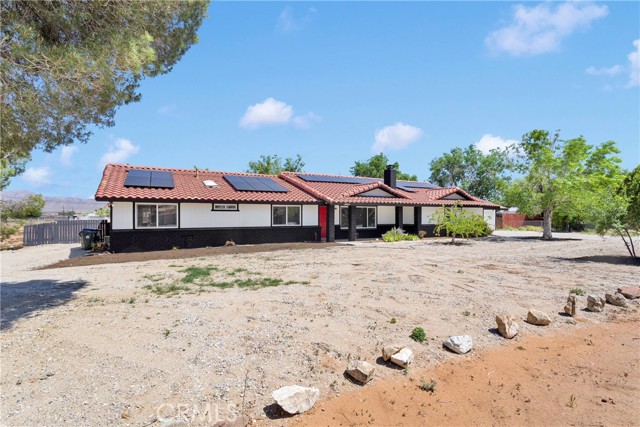 14855 Flathead Road, Apple Valley CA: https://media.crmls.org/medias/5320901a-2807-4080-a028-7bfc4ad6653b.jpg