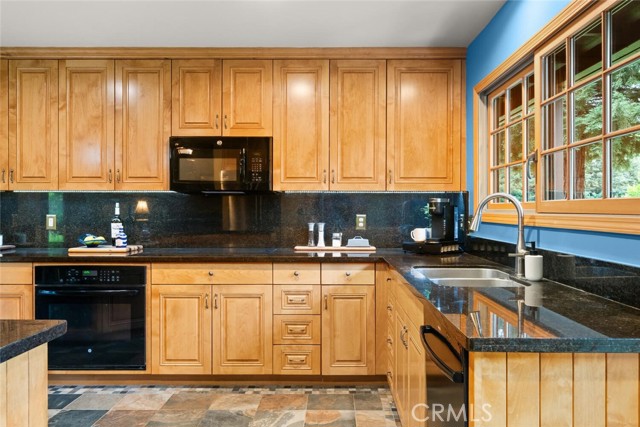 Detail Gallery Image 6 of 59 For 80 Mimosa, Chico,  CA 95973 - 4 Beds | 2 Baths