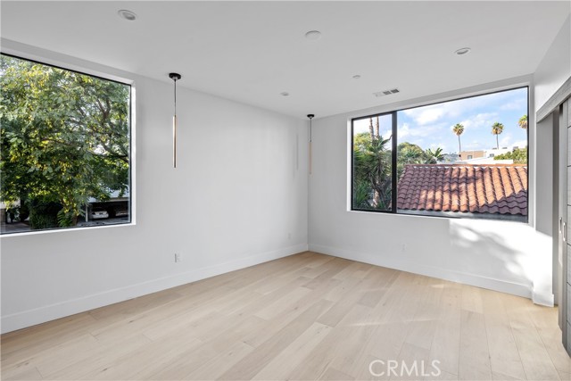 Detail Gallery Image 13 of 17 For 528 N Flores St #101,  West Hollywood,  CA 90048 - 2 Beds | 2/1 Baths