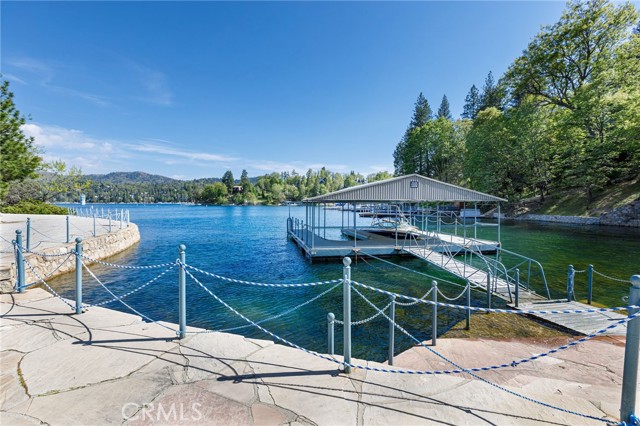 Detail Gallery Image 44 of 75 For 28641 North Shore Rd, Lake Arrowhead,  CA 92352 - 14 Beds | 11/1 Baths