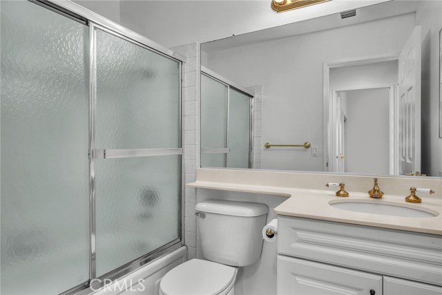 335 Sprucewood Avenue, Oak Park CA: https://media.crmls.org/medias/53222943-6c8c-469f-ab66-d8e11f2c3ef9.jpg