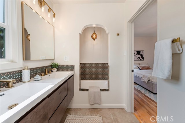 Detail Gallery Image 30 of 40 For 4252 S Norton, Los Angeles,  CA 90008 - 4 Beds | 3 Baths