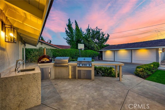 Detail Gallery Image 29 of 35 For 1016 Castlegate Ln, North Tustin,  CA 92705 - 5 Beds | 3/1 Baths