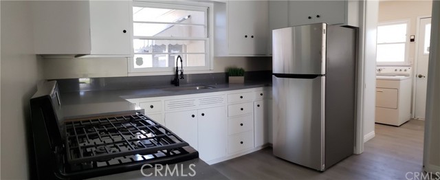 Detail Gallery Image 4 of 11 For 24500 University Ave, Loma Linda,  CA 92354 - 3 Beds | 2 Baths