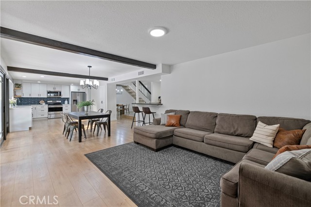 Detail Gallery Image 23 of 52 For 25457 via Macarena, Valencia,  CA 91355 - 5 Beds | 3 Baths