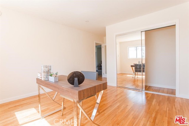 Detail Gallery Image 8 of 11 For 2625 4th St #D,  Santa Monica,  CA 90450 - 2 Beds | 1/1 Baths