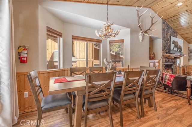 Detail Gallery Image 29 of 65 For 424 Mountainaire Ln, Big Bear Lake,  CA 92315 - 3 Beds | 2 Baths