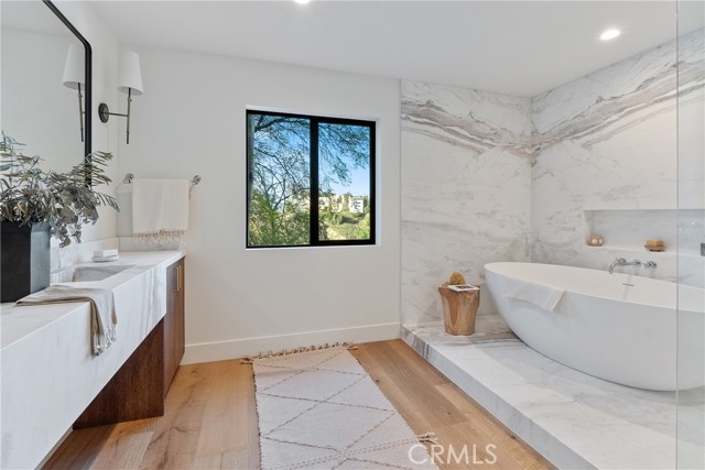 Detail Gallery Image 45 of 61 For 3250 Coldwater Canyon Ave, Studio City,  CA 91604 - 4 Beds | 4 Baths