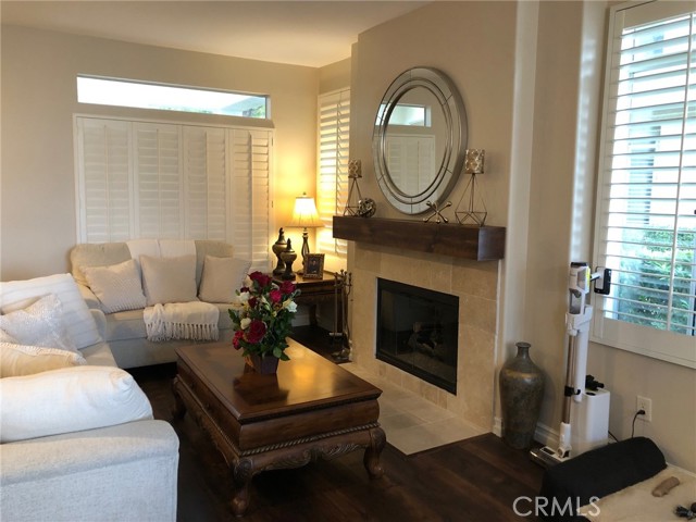 Detail Gallery Image 2 of 29 For 25530 Hemingway, Stevenson Ranch,  CA 91381 - 3 Beds | 3 Baths