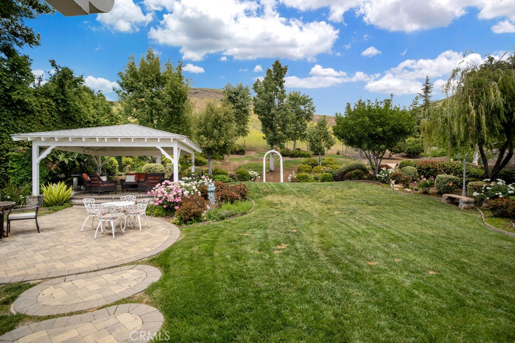 https://media.crmls.org/medias/5324b890-156f-4943-aaf0-974daa899762.jpg?preset=X-Large