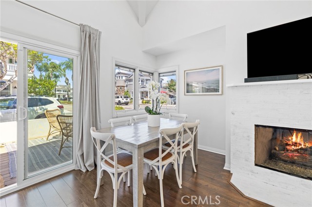 Detail Gallery Image 7 of 22 For 124 Garnet Ave, Newport Beach,  CA 92662 - 4 Beds | 2 Baths