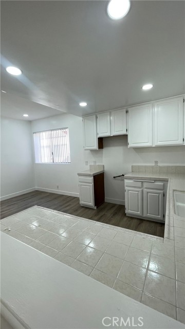 Detail Gallery Image 7 of 30 For 7311 Kester, Van Nuys,  CA 91405 - 2 Beds | 3 Baths