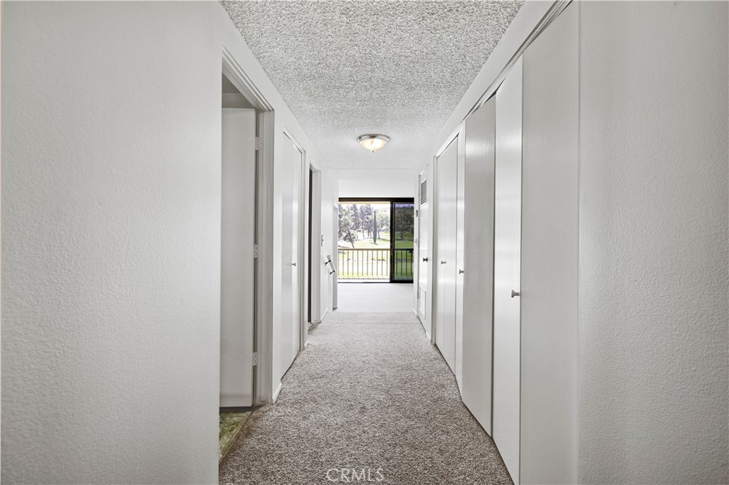 https://media.crmls.org/medias/5328c77d-7075-4e42-8ec5-509c335c12d3.jpg?preset=X-Large