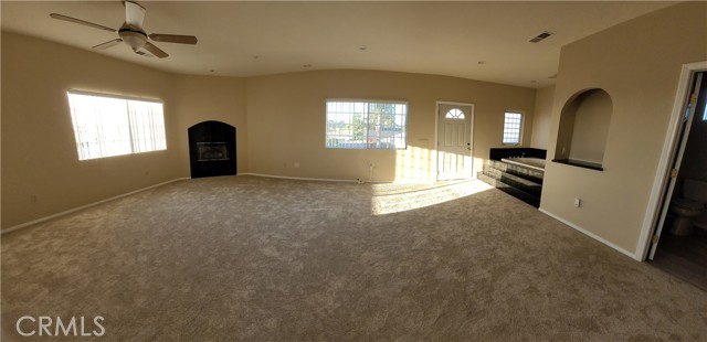 10840 New Salem Point, San Diego CA: https://media.crmls.org/medias/5328fc23-50e7-473f-8c1a-dbebf97512c1.jpg