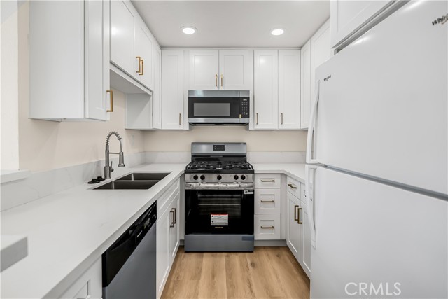 5620 Yolanda Avenue, 214 photo 7