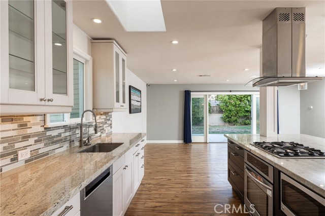 18102 18102 Hartlund Lane, Huntington Beach CA: https://media.crmls.org/medias/53293b5b-7bc2-4cf4-a759-3ff0c39b077d.jpg