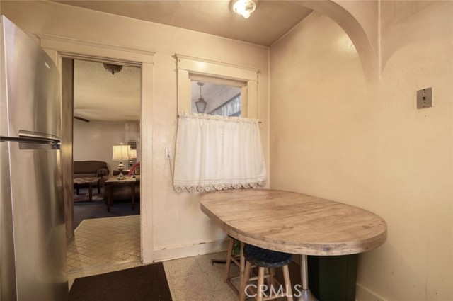 632 E 87th, Los Angeles CA: https://media.crmls.org/medias/532a6bdf-a6bd-4e8b-bfe5-9458d70cae72.jpg