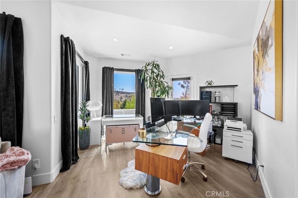 MLS #OC25238020 image #37