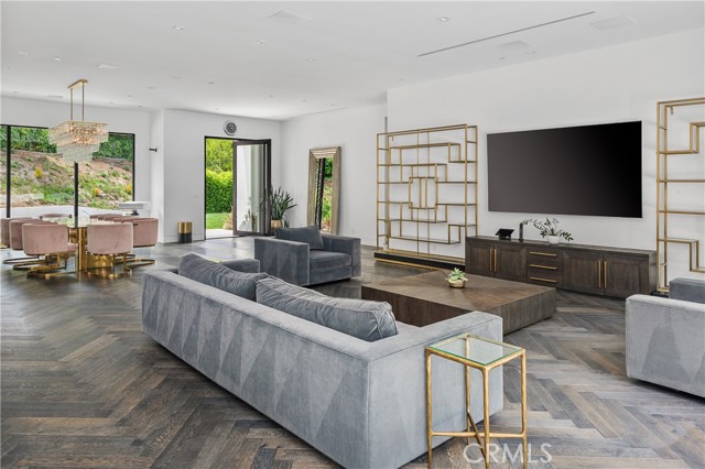 9924 Liebe Drive, Beverly Hills CA: https://media.crmls.org/medias/532b07d5-97ba-4c4c-9d33-115550a88450.jpg