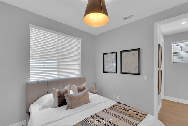 619 E Walnut, Monrovia CA: https://media.crmls.org/medias/532b6e28-3b7d-4a35-afee-de1e01766809.jpg
