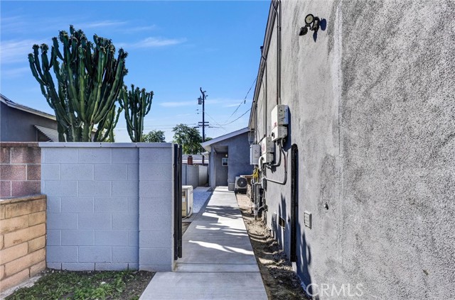 Detail Gallery Image 3 of 22 For 742 W Orangethorpe a,  Fullerton,  CA 92832 - 1 Beds | 1 Baths