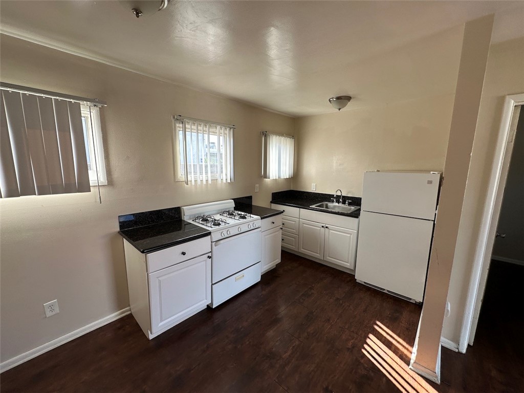 Detail Gallery Image 5 of 9 For 936 W Foothill Bld #17,  Azusa,  CA 91702 - 1 Beds | 1 Baths