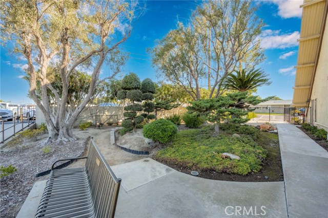 1540 Northwood Road, Seal Beach CA: https://media.crmls.org/medias/532db4d7-c2fa-49eb-9dd2-e6548f6cd582.jpg