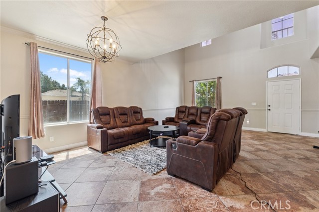 Detail Gallery Image 7 of 36 For 7538 N Erie Ave, Fresno,  CA 93722 - 5 Beds | 3 Baths