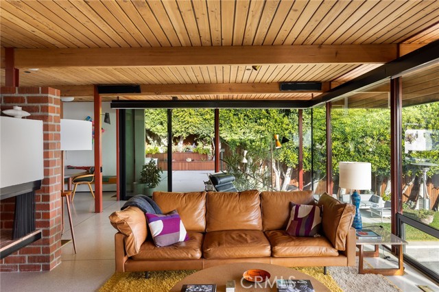 Detail Gallery Image 9 of 32 For 1515 N Tigertail, Los Angeles,  CA 90049 - 3 Beds | 2/1 Baths